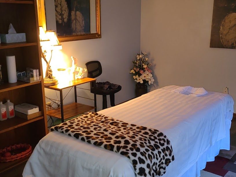 iLA Massage Therapy Table Massage